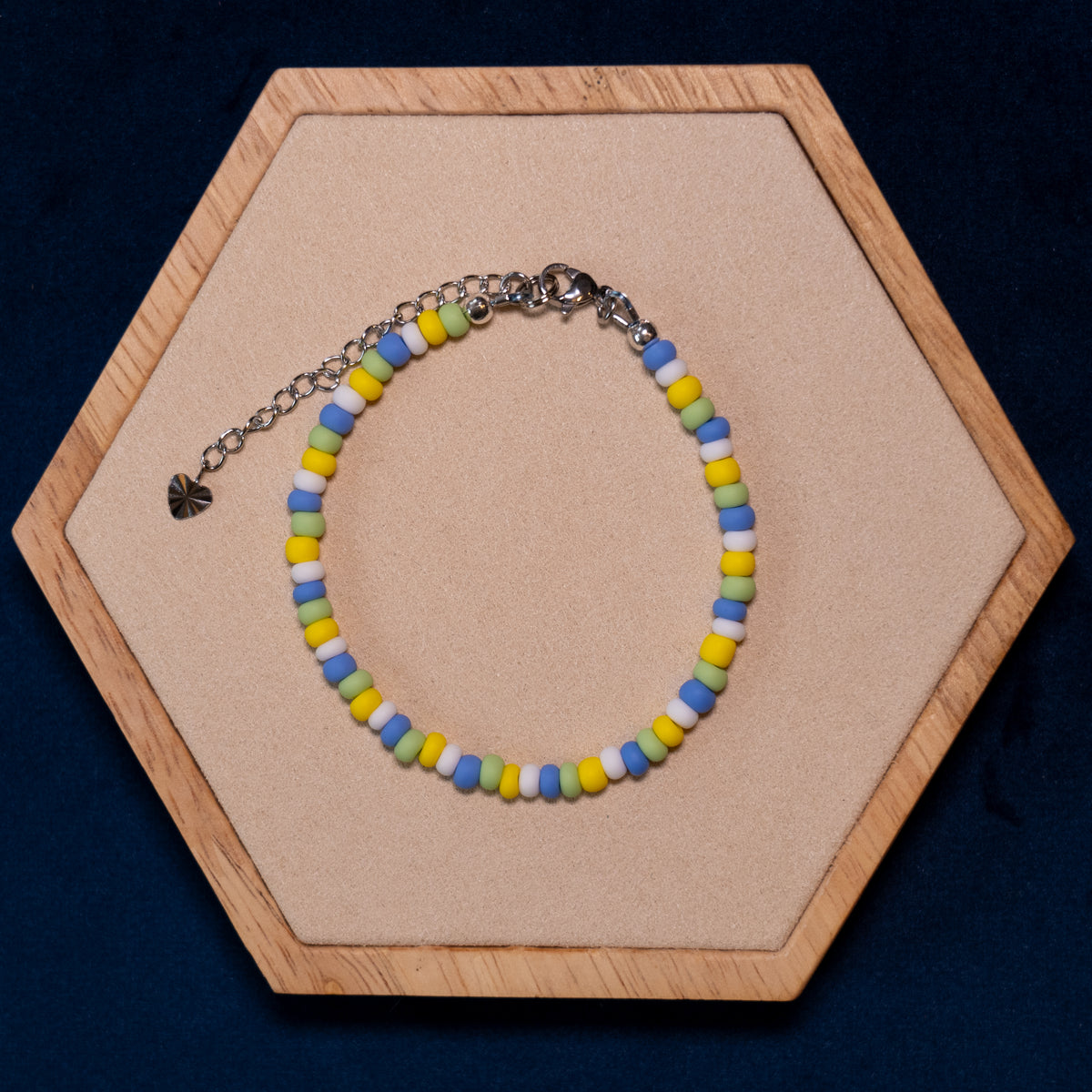 Rocailles bracelet in soft color mix