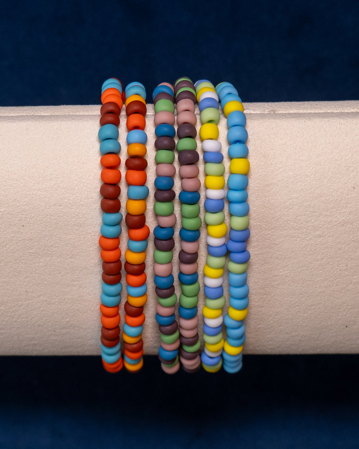 Rocailles bracelet in soft color mix