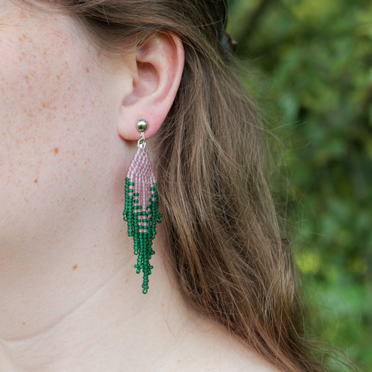 Fringe oorbellen in lavendel en donkergroen