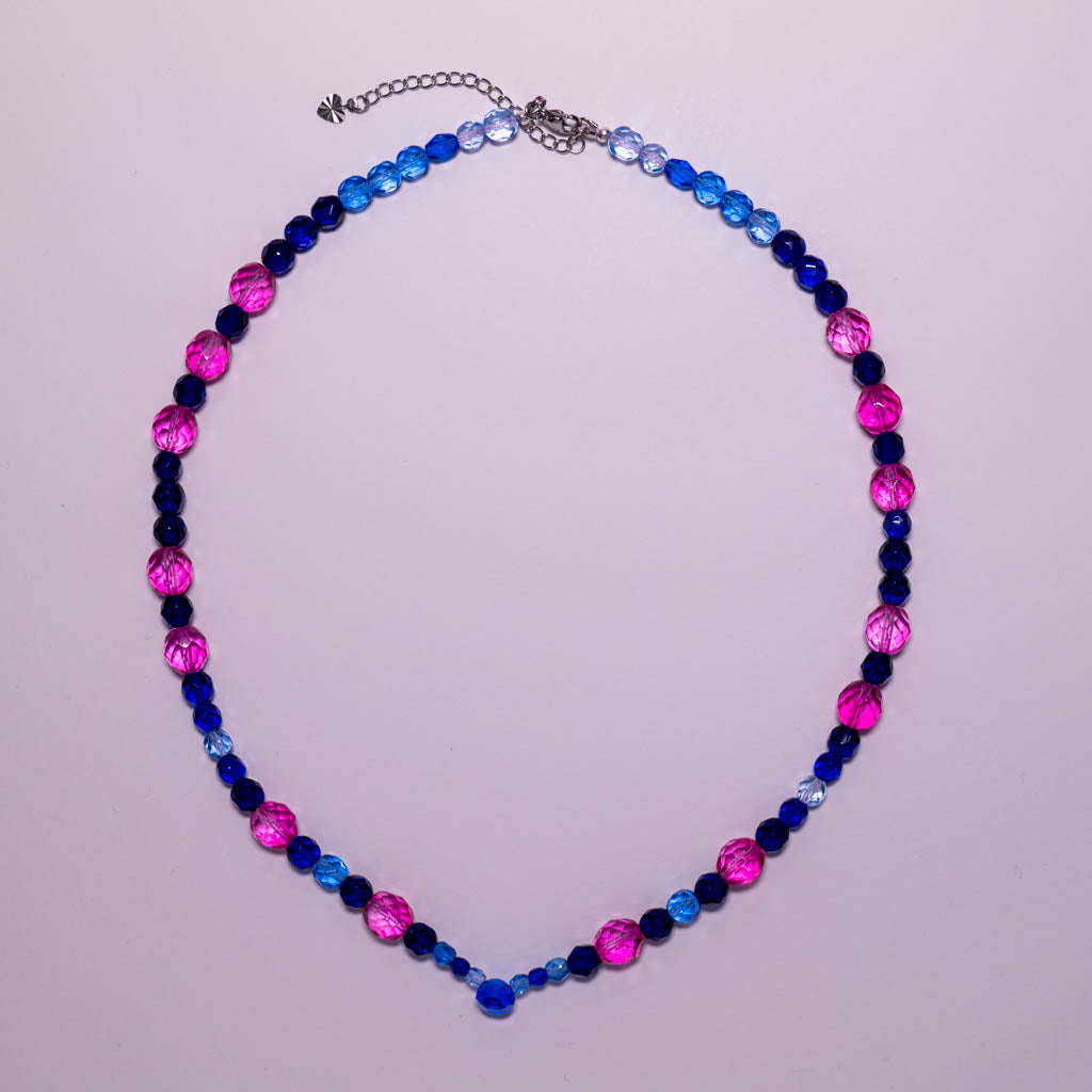 Ketting van roze en blauwe facetkralen