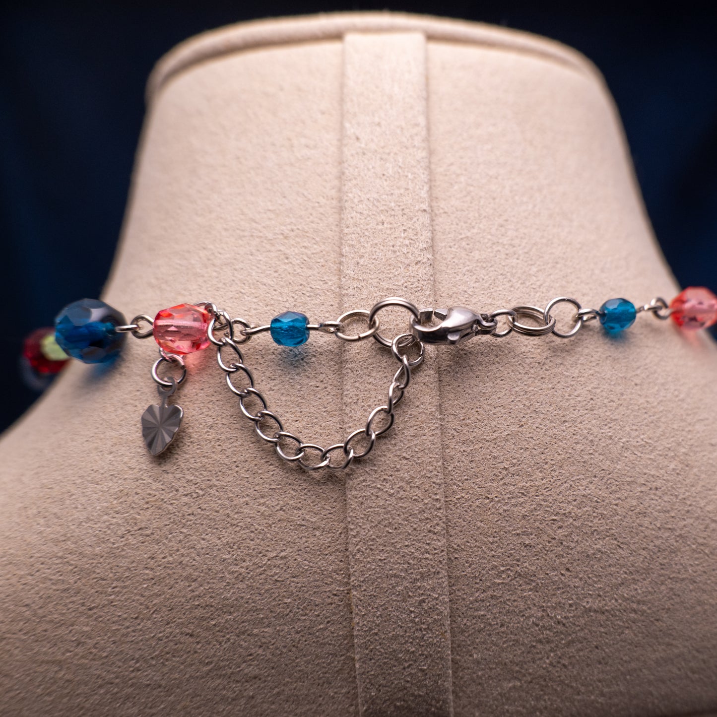 Ketting met kolibrie en bloemkralen